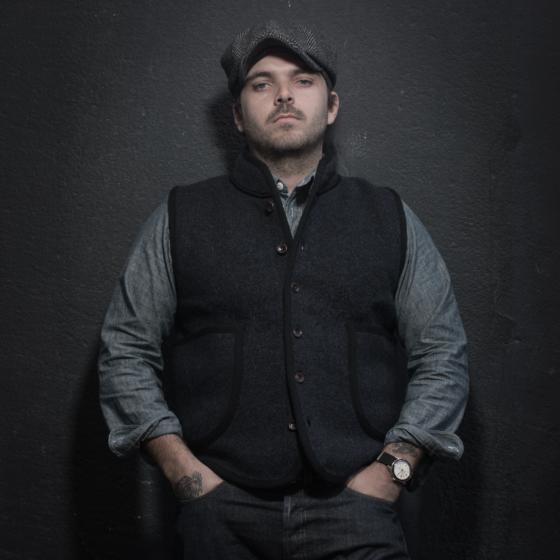 LE GILET "COL OFFICIER" MARINE